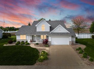 3708 Rave Rd, Bloomington, IL 61704