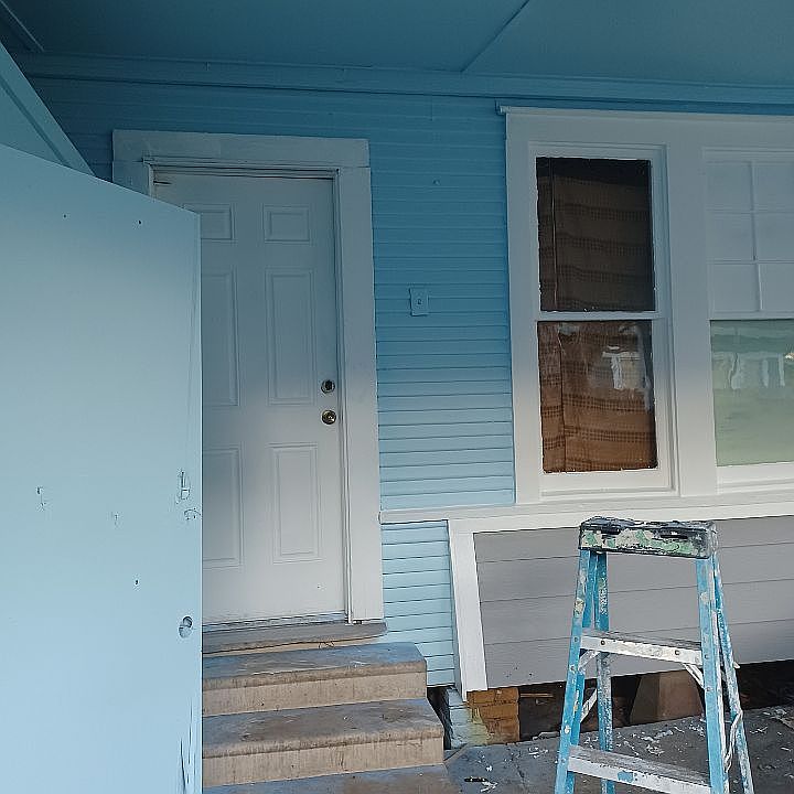 1st image of 410 E Fordyce Ave