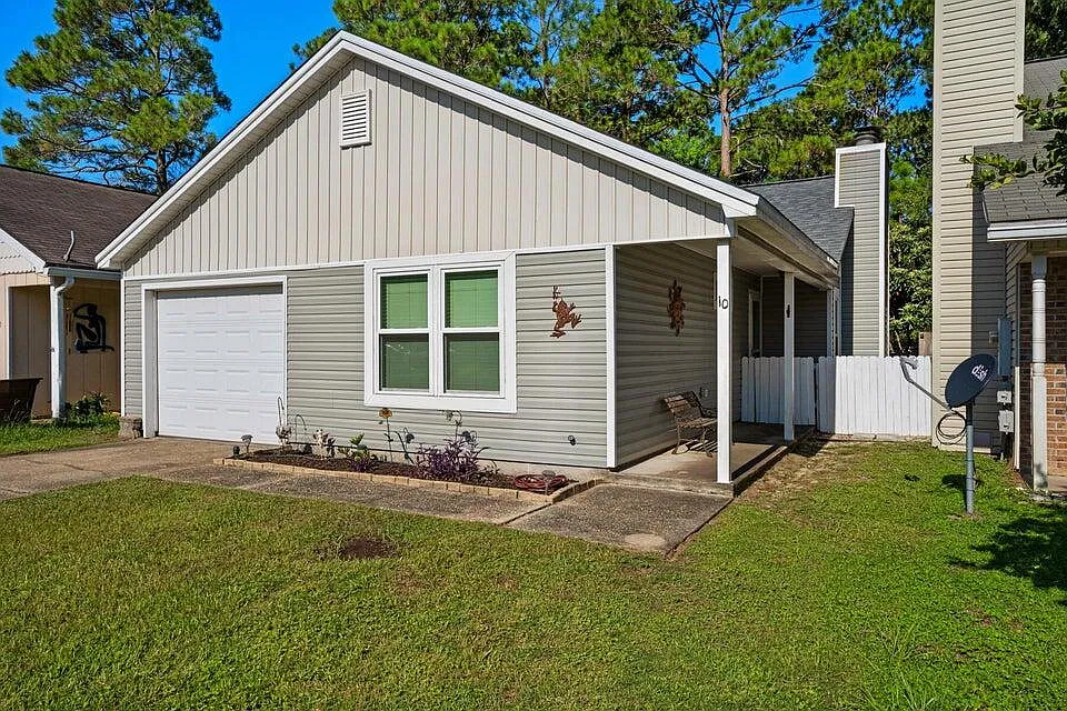 3 bed, 2.0 bath, 1037 sqft, $1,875 — Photo 3