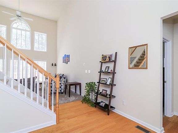 5th image of 1628 Broomfield Way
