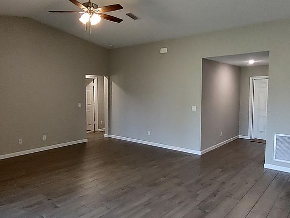 3rd image of 1089 SW Bianca Ave
