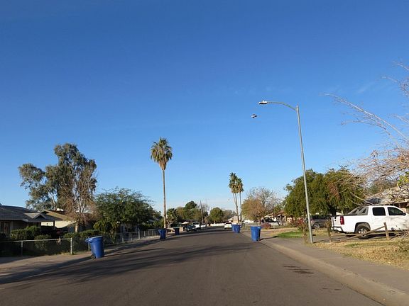 5th image of 683 E Carla Vista Dr