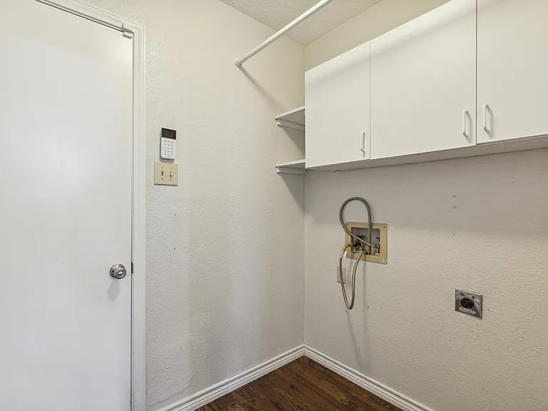 4305 Durango Ln — Photo 14