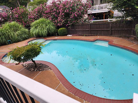 2nd image of 6425 Royal Oaks Dr