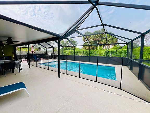 4th image of 1682 SE Cascella Court