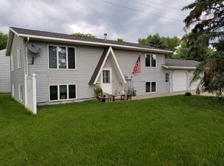1823 S Main St, Crookston, MN 56716