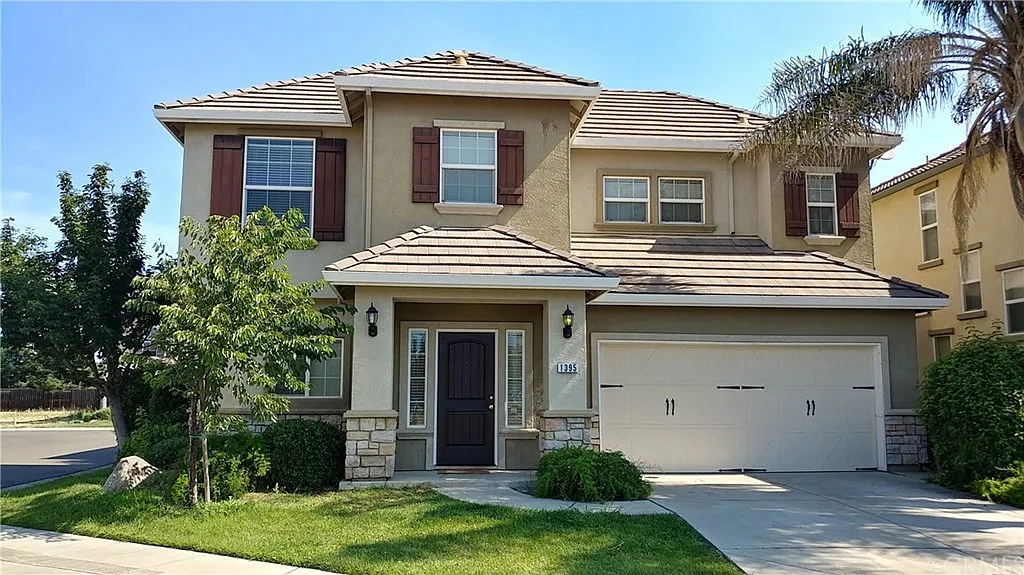 1395 Rincon Dr photo 1