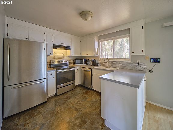 2nd image of 520 NE 124th Ave