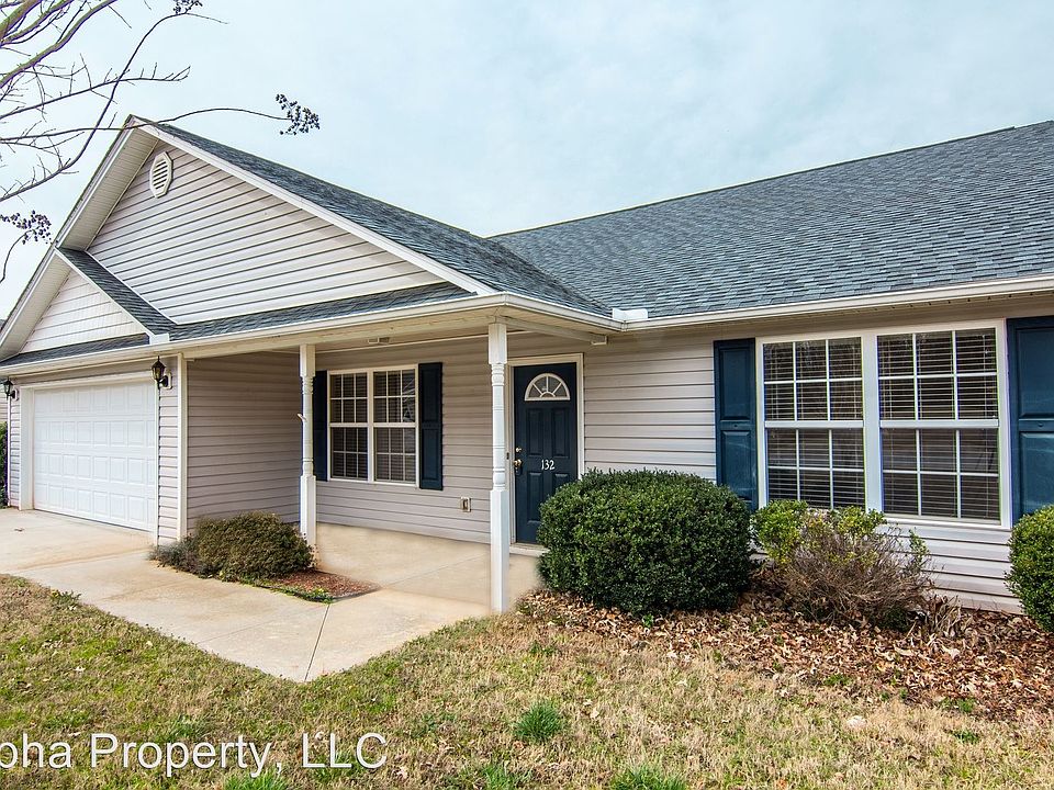 1st image of 132 Crescent Creek Ct