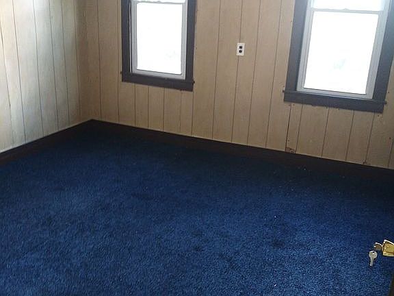 4th image of 218 Burgard Pl