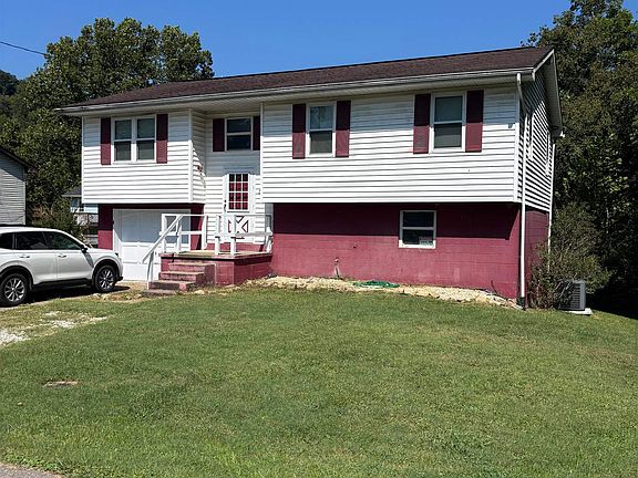 2nd image of 527 Lynn Rd
