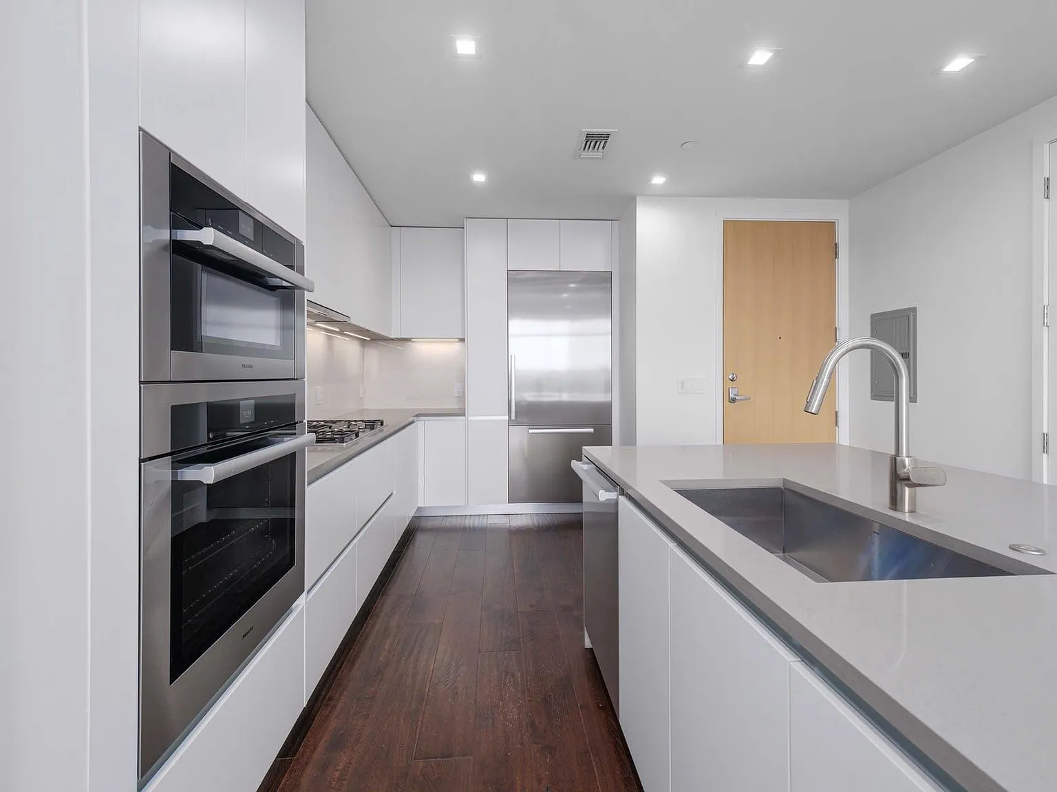 501 West Ave — Photo 1