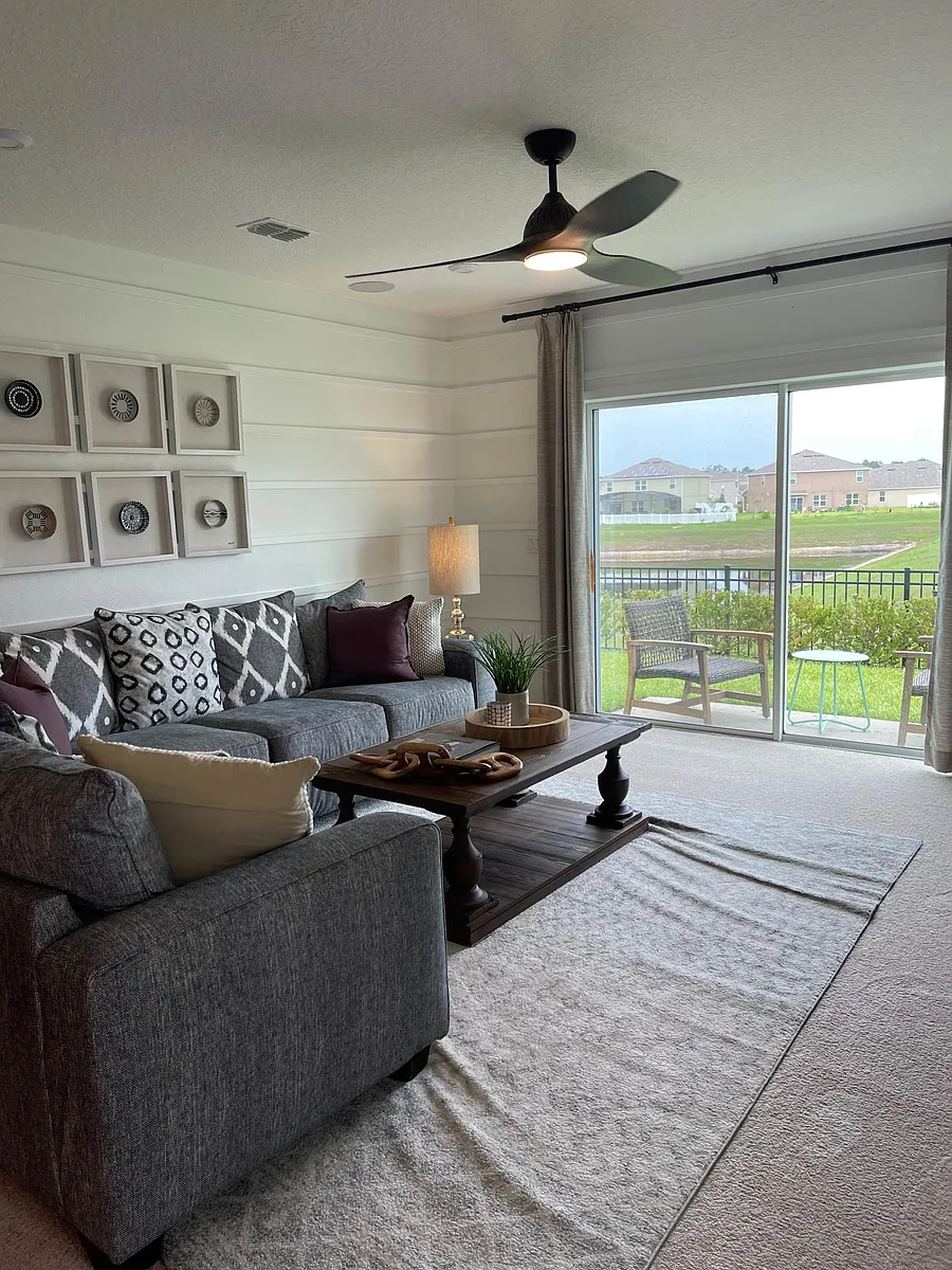Living Room - 3808 Fescue St