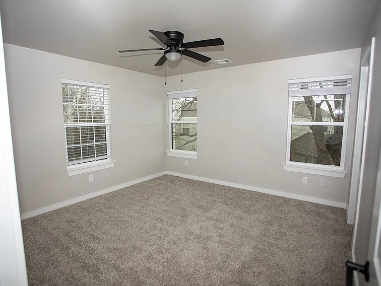 1800 Alameda St — Photo 22