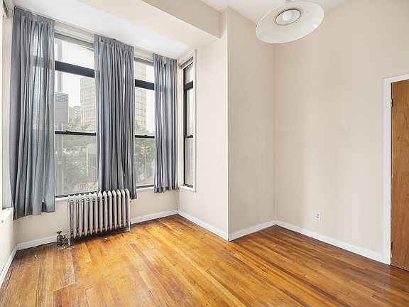 5th image of 516 Carlton Ave #4