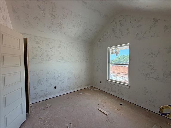 5th image of 2217 Winter Ridge Rd