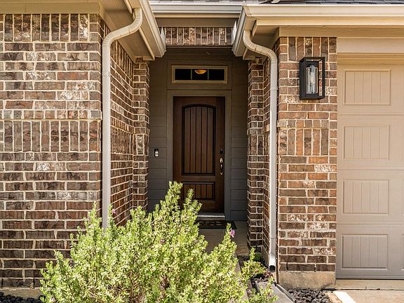3rd image of 31342 Gulf Cypress Lane