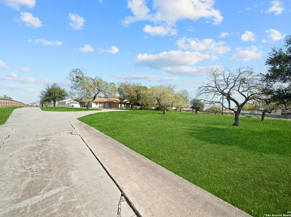 5220 E FM 1518 N, St Hedwig, TX 78152