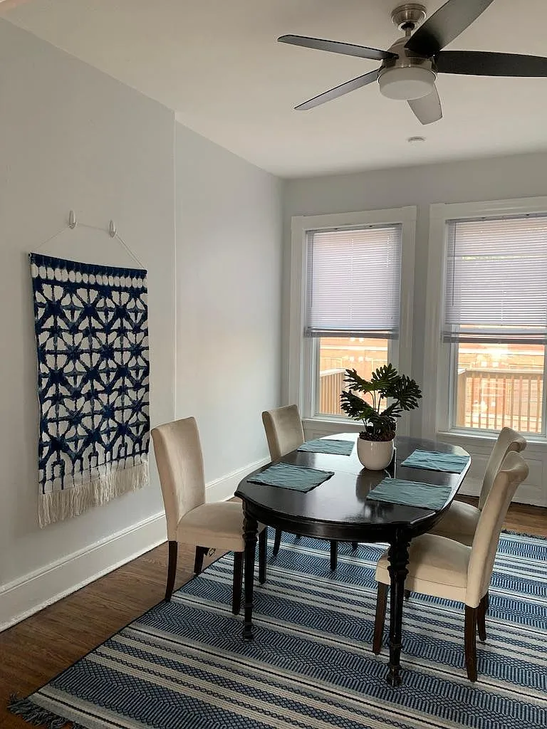 217 W Hill Street — Photo 2