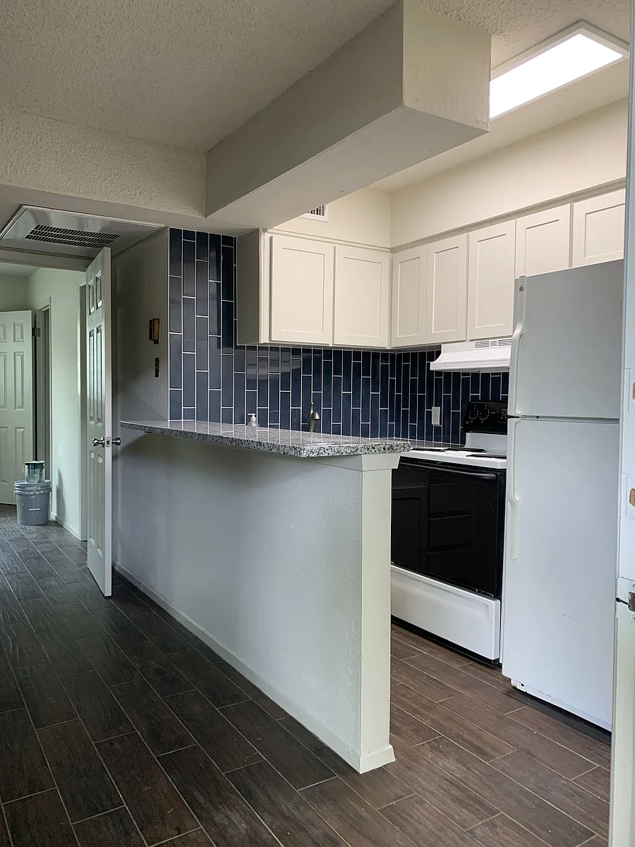 Building Photo - 4538 Byers Ave #2