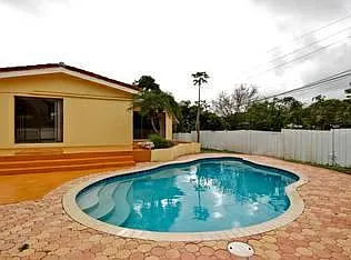 3 bed, 2.5 bath, 2100 sqft, $5,999 — Photo 4