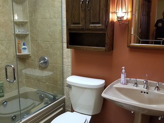 main bathroom with jet tub
