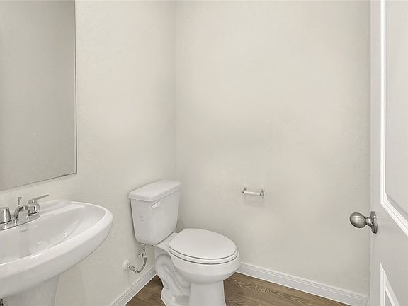 5th image of 226 Shenandoah Dr