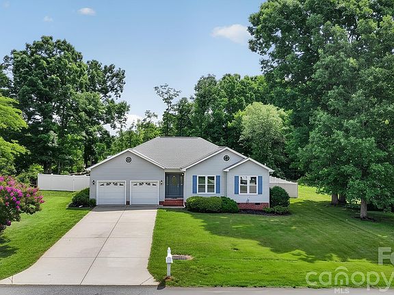 2nd image of 4934 Sagittarius Cir