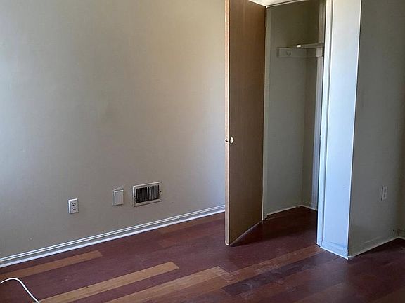 2nd image of 802 E North Ave