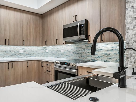 5th image of 2609 NE 14th Avenue #114