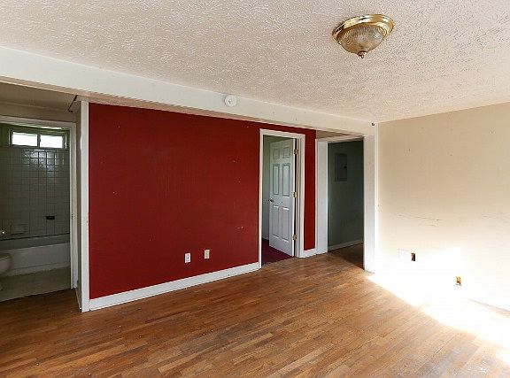 2nd image of 1222 Watts Ter