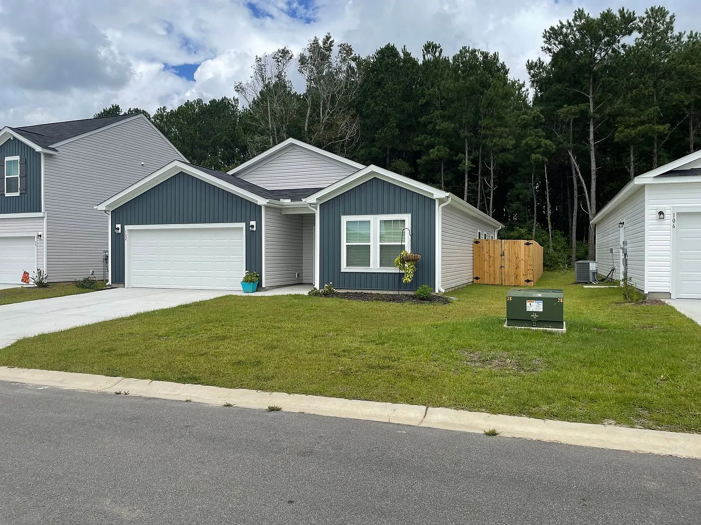 4 Bedroom 2 Bathroom House in Richmond Hills, Supply, NC — Photo 2