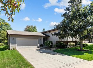 1850 S Oakwood Rd, Oshkosh, WI 54904