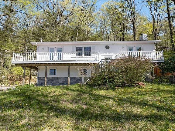 3rd image of 96 Sagamore Dr