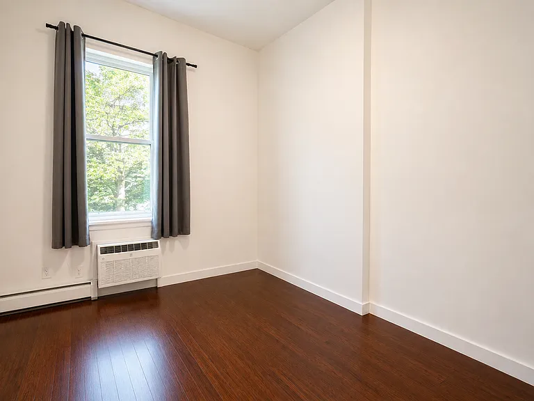 353 W 19th St #1 — Photo 5