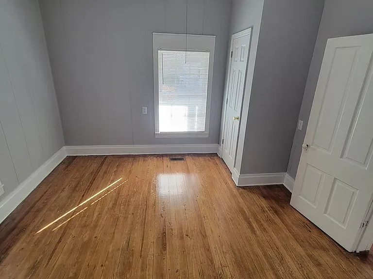 1013 Attica St — Photo 12