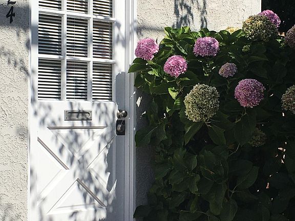 2nd image of 2524 Montana Ave