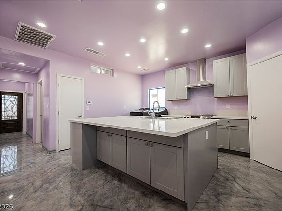 3rd image of 2807 Hermosa St