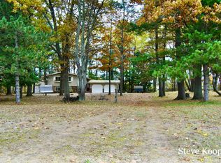 11816 Crystal Ridge Dr NE, Sparta, MI 49345