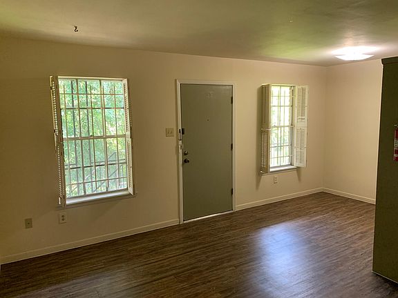 5th image of 8330 Park Place Blvd APT 8