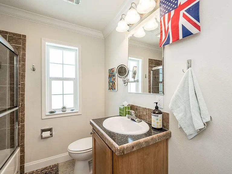 59 Palm Dr — Photo 32