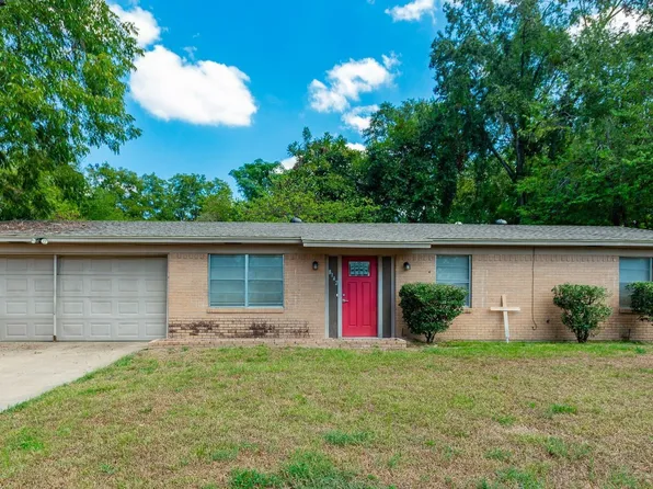 8142 Karen Dr, Tyler, TX 75703