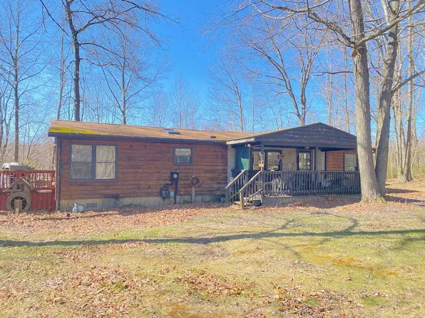 116 Oak Grove Cir, Franklin, PA 16323