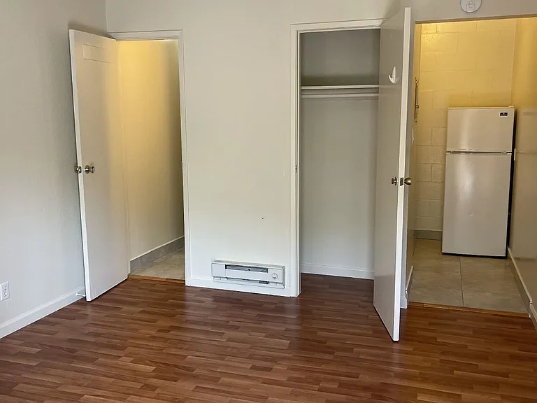 718 B St — Photo 2