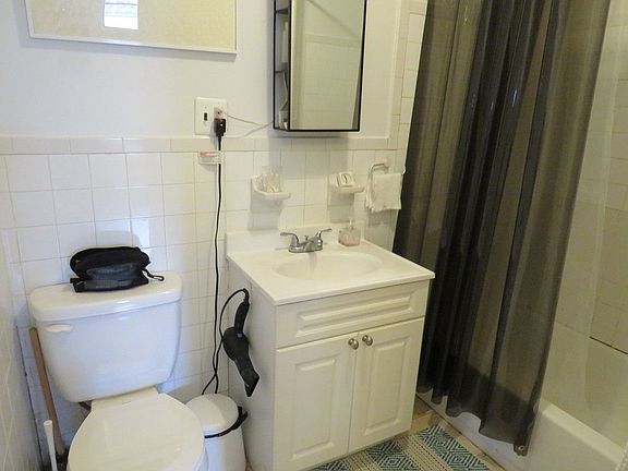 5th image of 684 Washington Ave #4