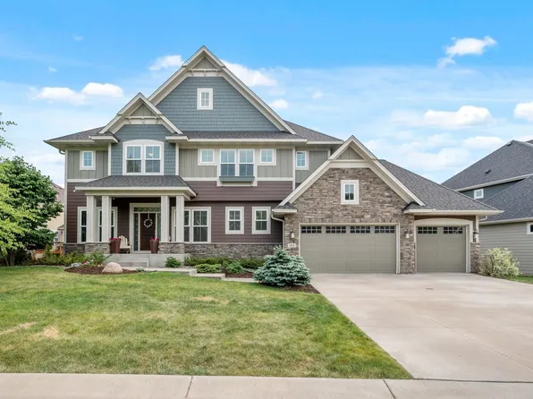 144 Wildwood Ct, Mahtomedi, MN 55115