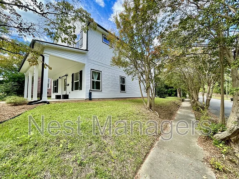 1102 Norwood St — Photo 4