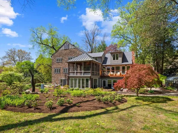 6 Bridge One Ln, Pipersville, PA 18947