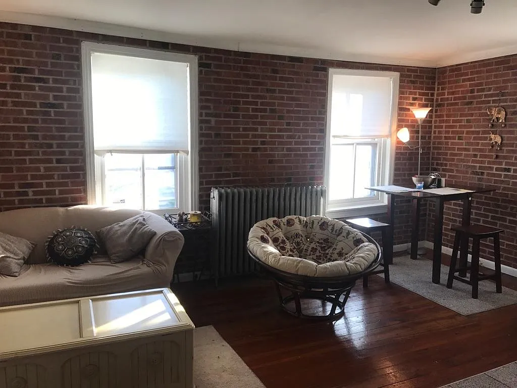 2 bed, 850 sqft, $1,600 — Photo 3