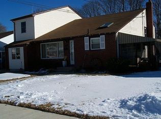 213 Eastlake Ave, Massapequa Park, NY 11762